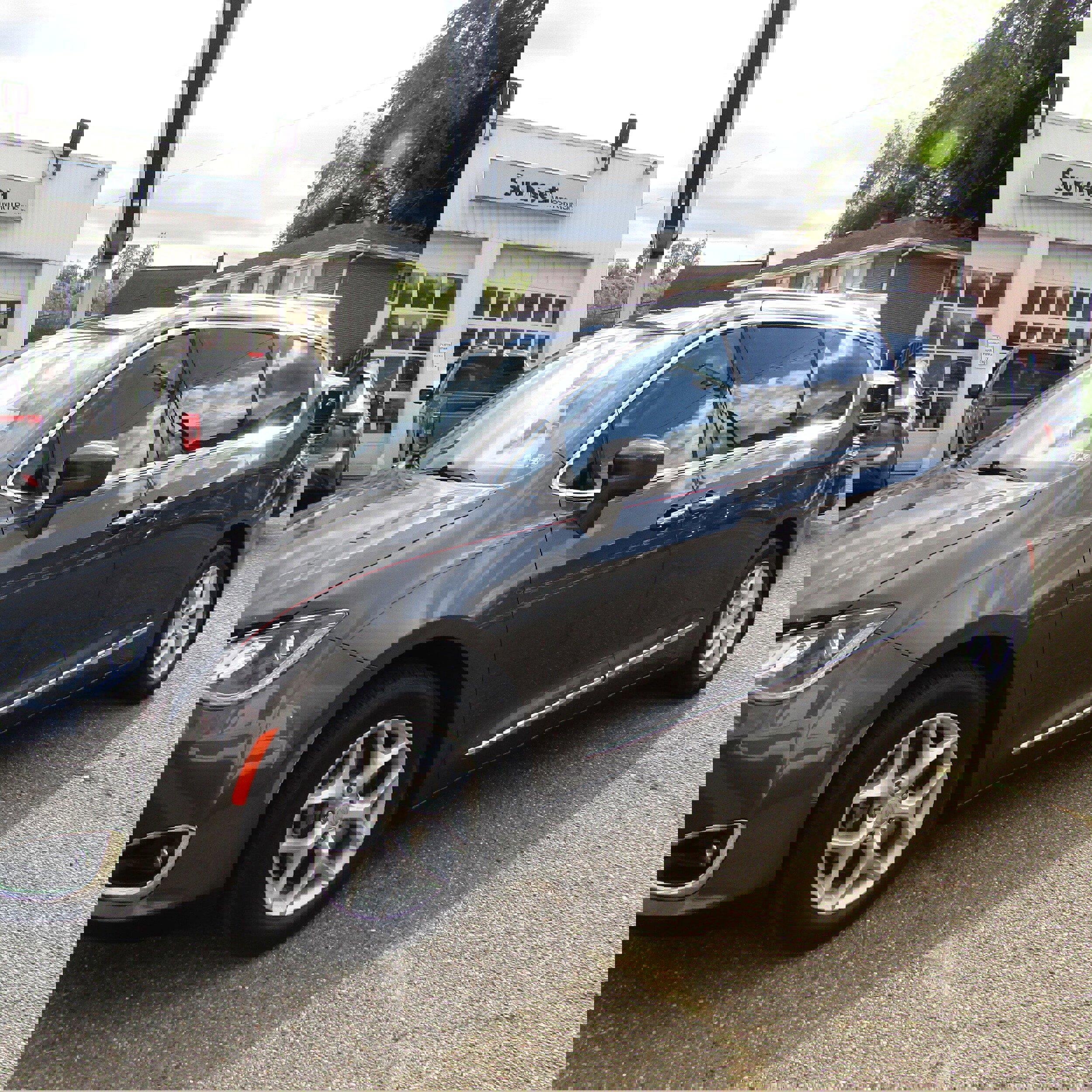 Used 2010 Chrysler Town & Country LX image 3