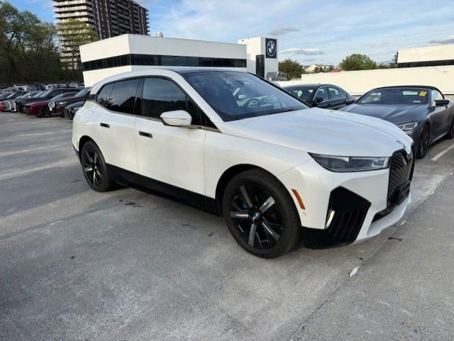 Certified 2024 BMW iX xDrive50 w/ Premium Package AWD/4WD image 2