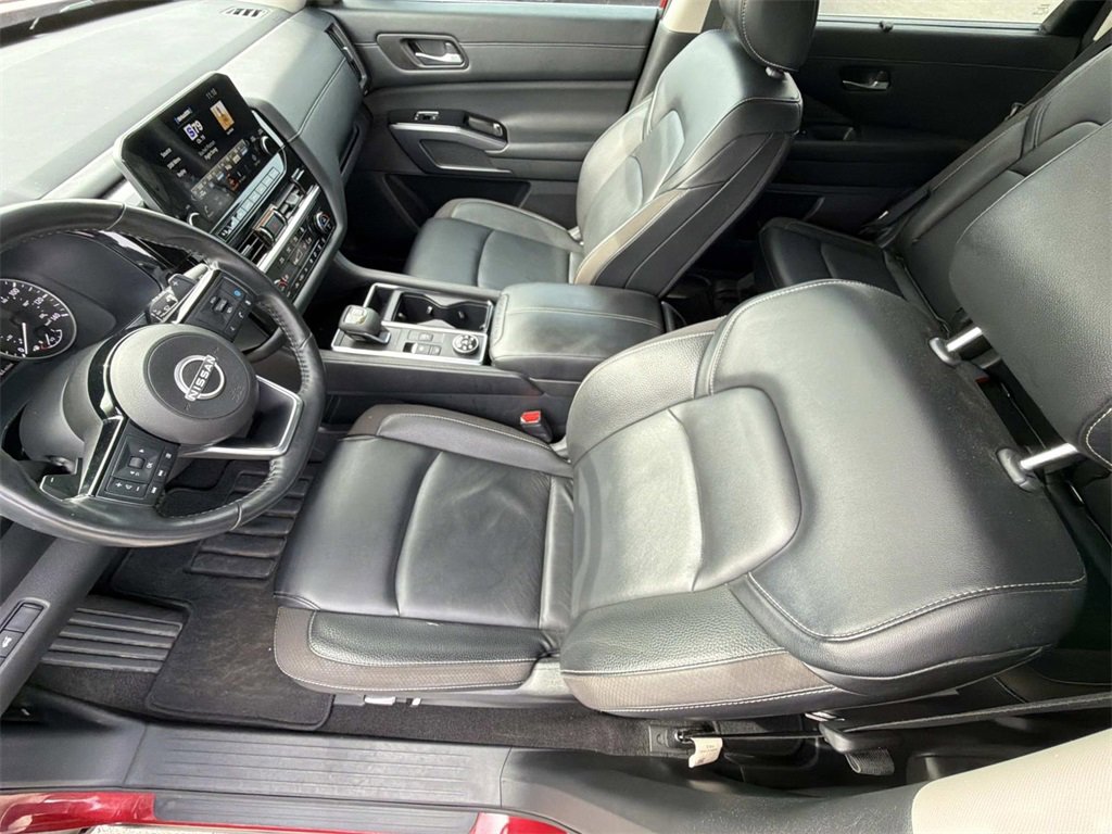 Used 2023 Nissan Pathfinder SL w/ Black Appearance Package image 14