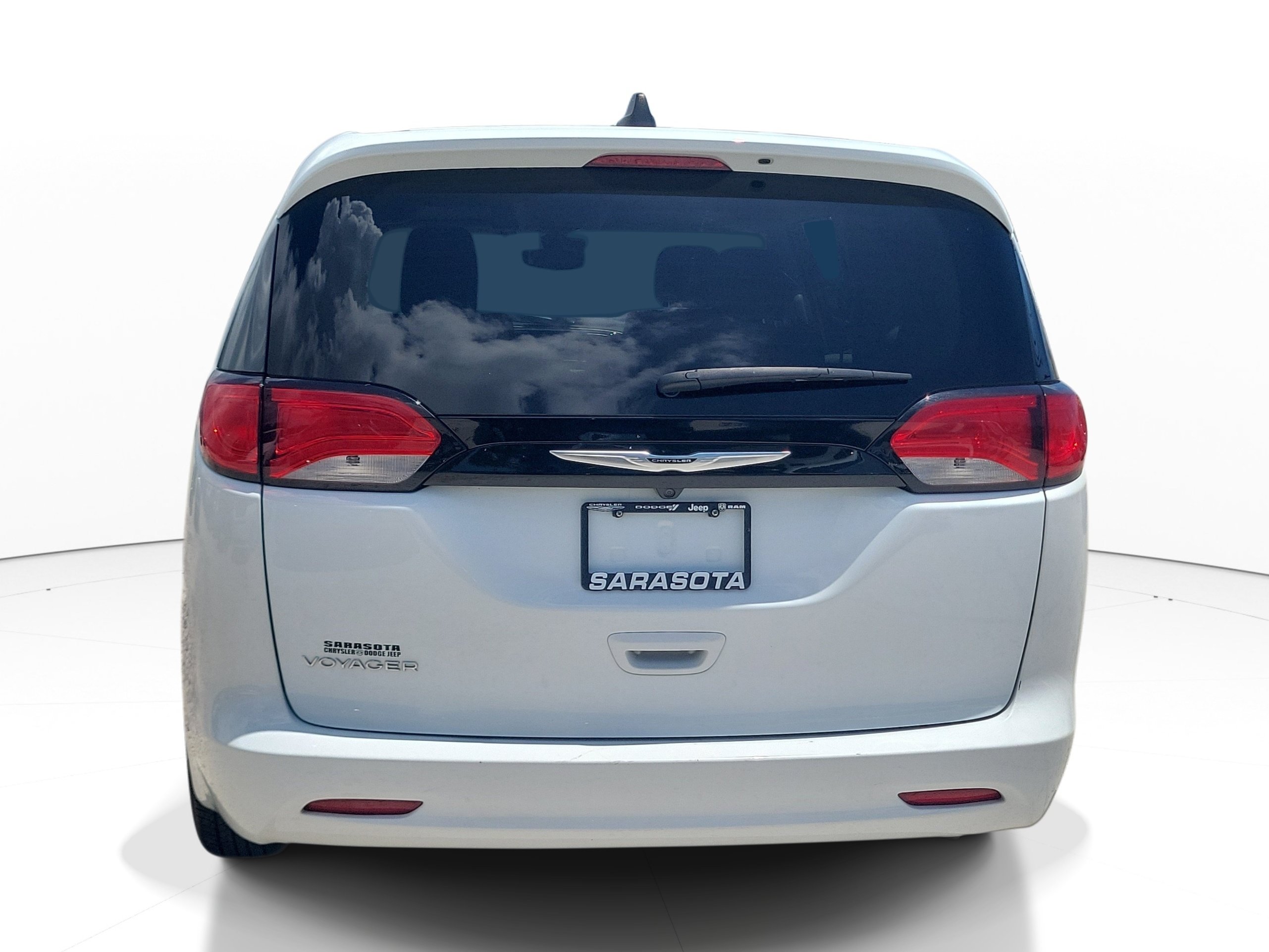 Used 2024 Chrysler Voyager LX FWD image 5