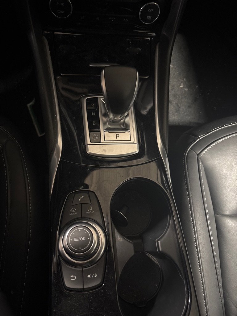 Used 2018 INFINITI QX30 Premium w/ Cargo Package image 16