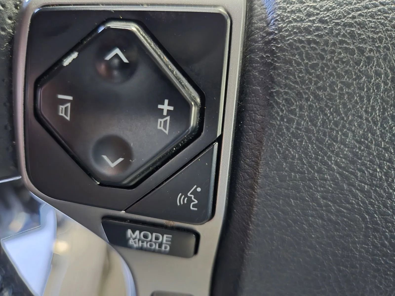 Used 2023 Toyota 4Runner SR5 Premium w/ Moonroof Package AWD/4WD image 15