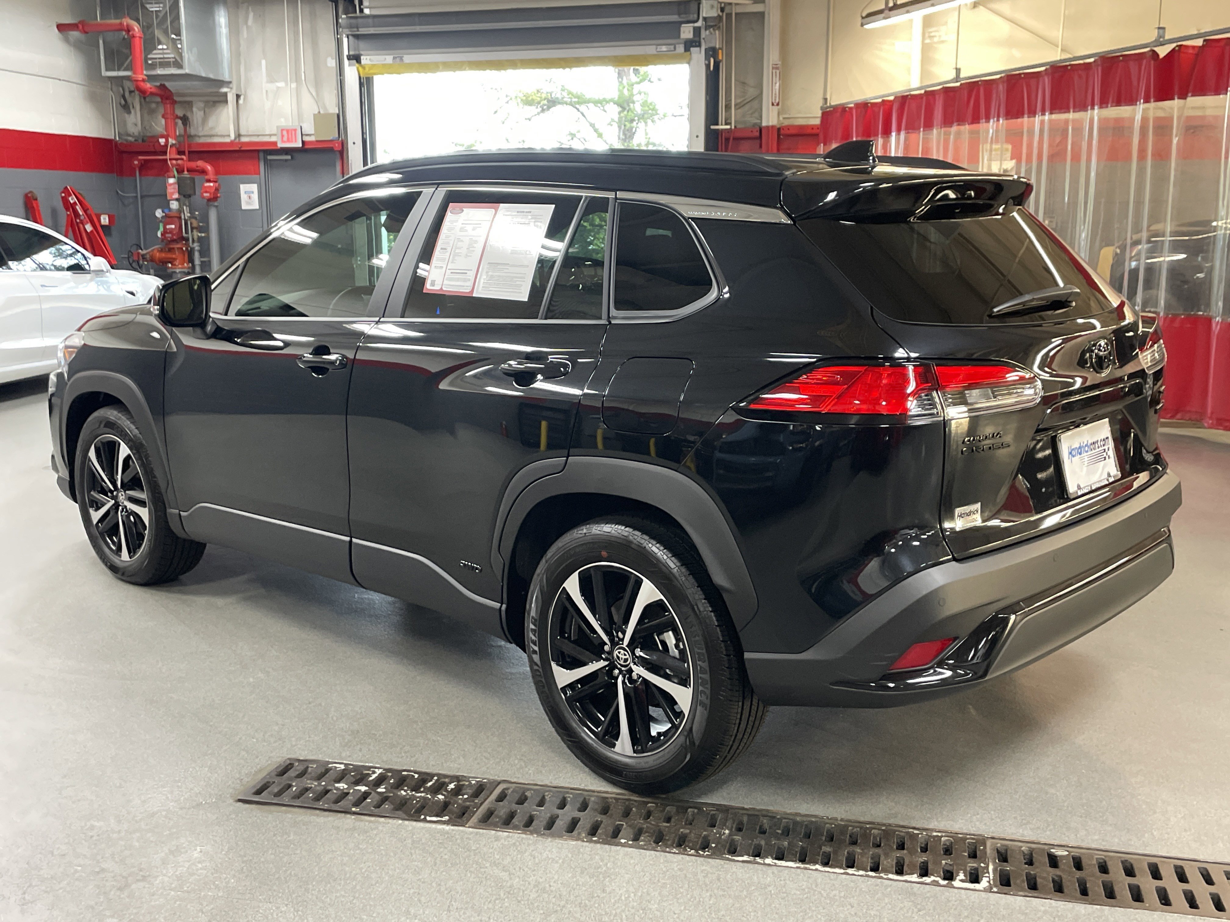 Used 2024 Toyota Corolla Cross XSE w/ Convenience Package AWD/4WD image 8