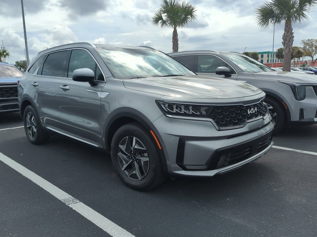 Certified 2023 Kia Sorento EX image 1