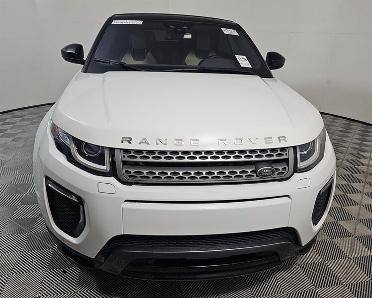 Used 2018 Land Rover Range Rover Evoque SE Dynamic AWD/4WD image 6