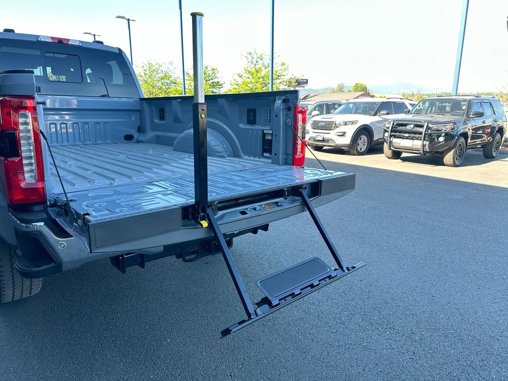 New 2025 Ford F350 Lariat w/ Lariat Ultimate Package image 35
