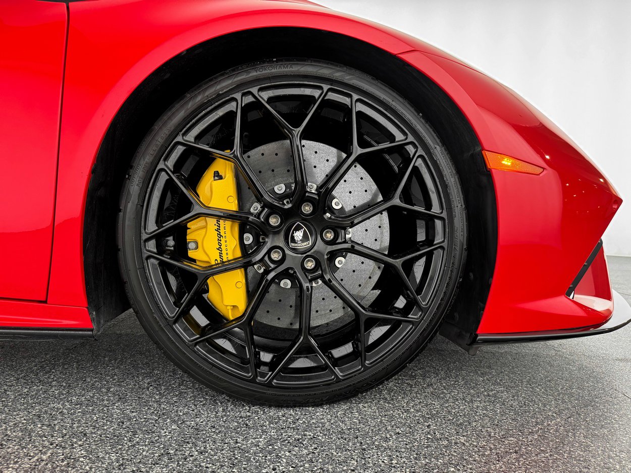 Used 2023 Lamborghini Huracan EVO image 31