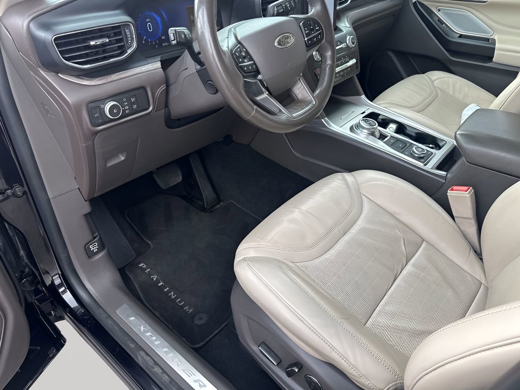 Used 2020 Ford Explorer Platinum w/ Premium Technology Package image 28