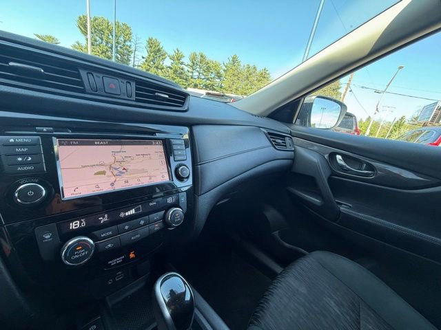 Used 2020 Nissan Rogue SV AWD/4WD image 24