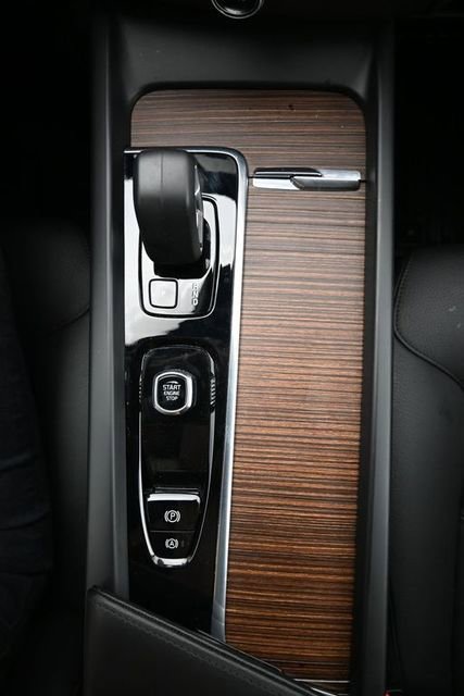 Used 2023 Volvo XC60 B5 Plus w/ Protection Package Premier image 10