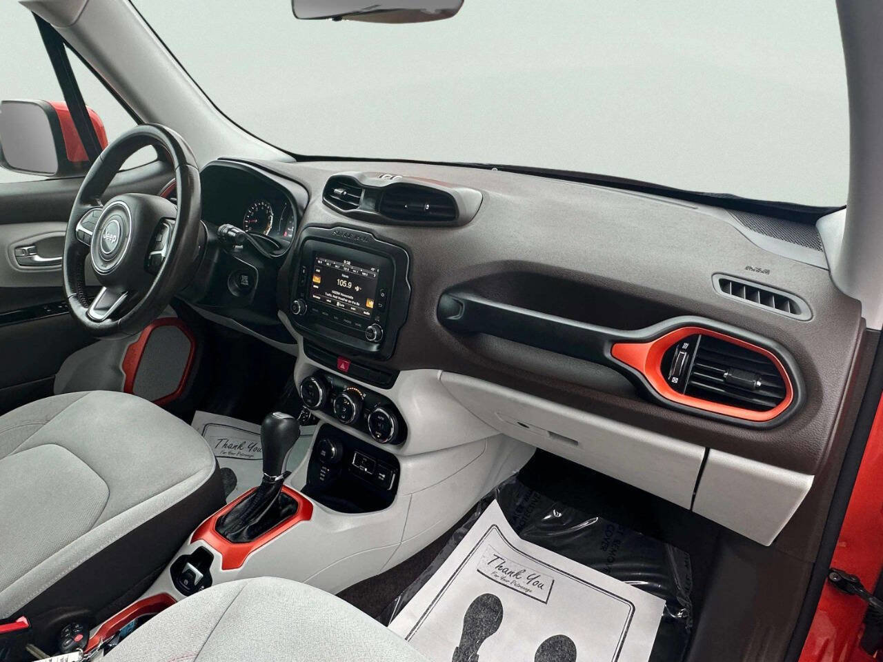 Used 2015 Jeep Renegade Latitude w/ Popular Equipment Group image 15