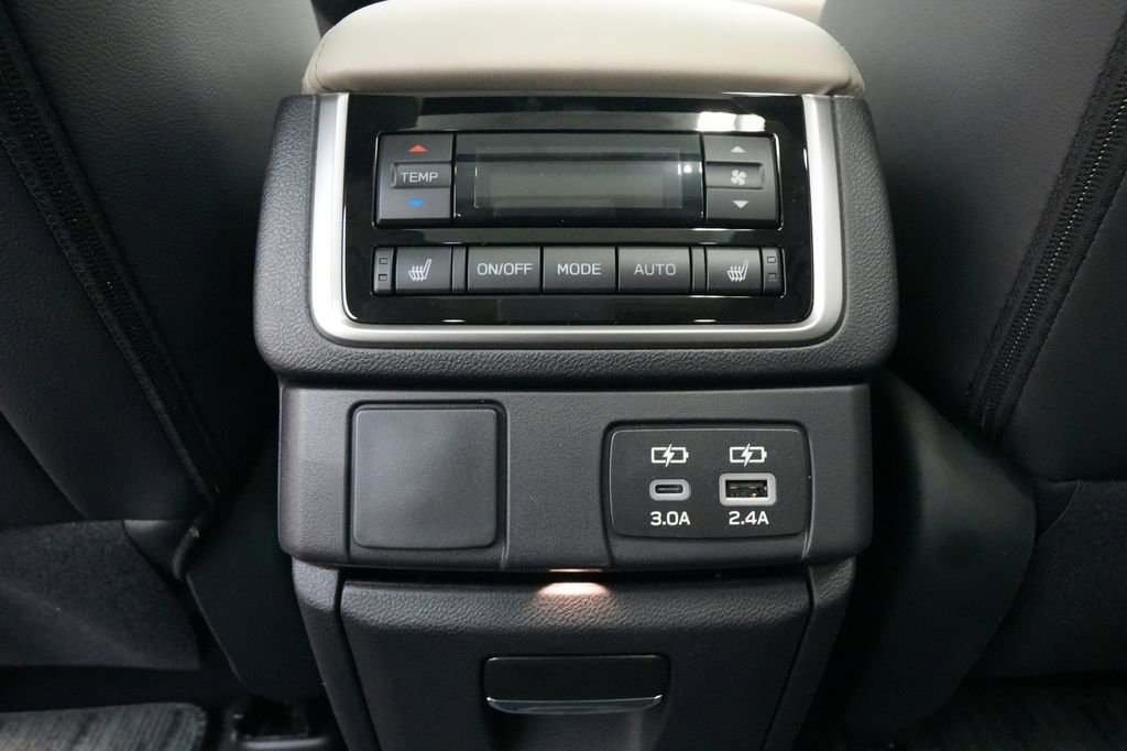 New 2025 Subaru Ascent Limited image 21