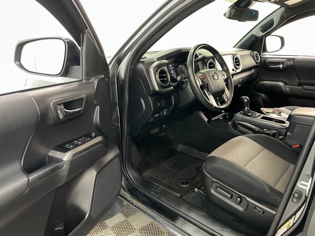 Used 2023 Toyota Tacoma TRD Off-Road image 18