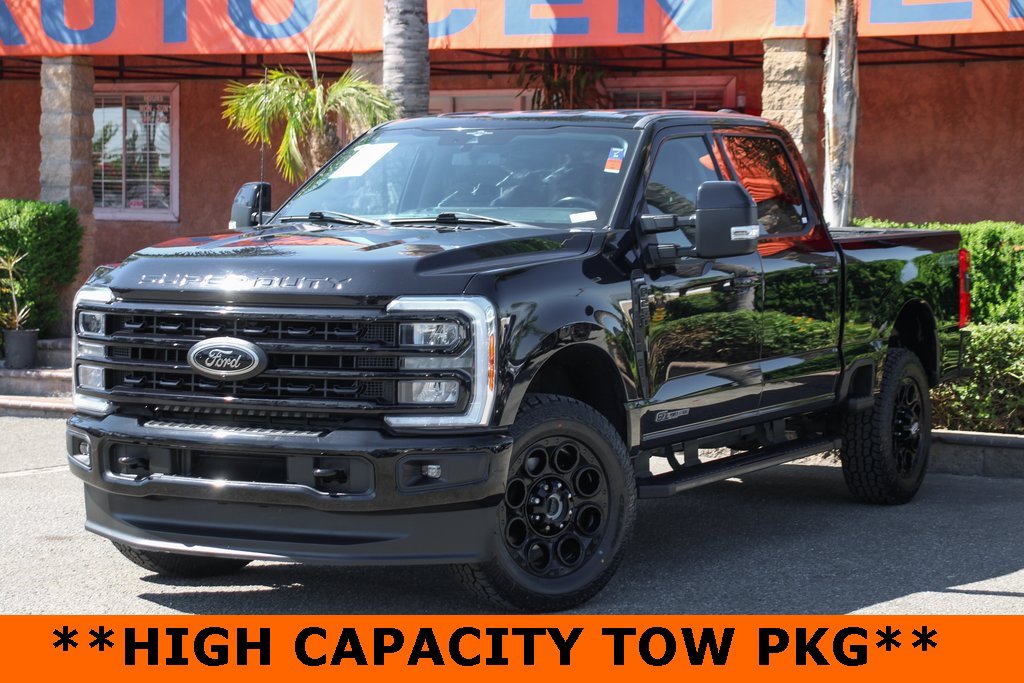 Used 2023 Ford F250 Lariat w/ Black Appearance Package image 4