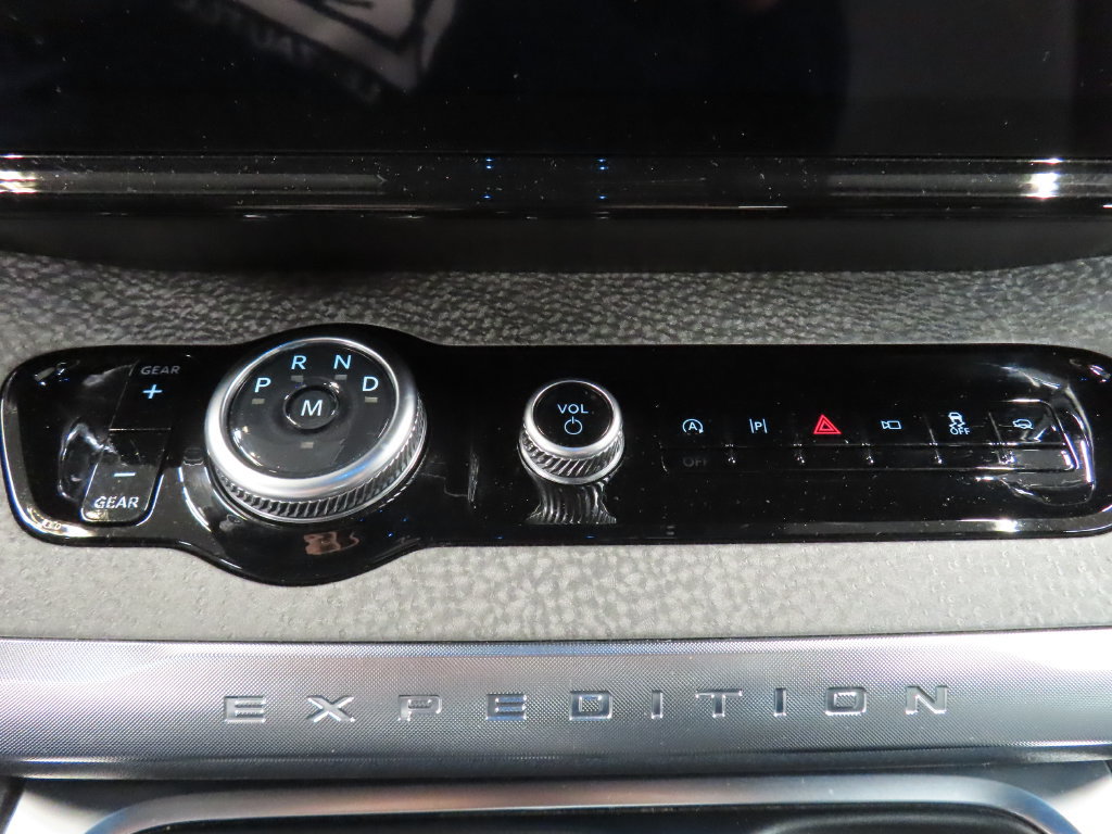 Used 2025 Ford Expedition Tremor AWD/4WD image 54
