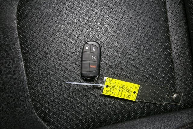 Used 2023 Jeep Compass Limited image 39