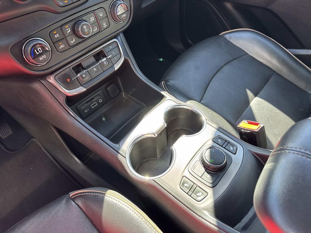 Used 2023 GMC Terrain AT4 image 26