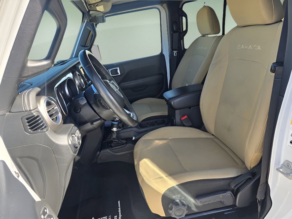 Used 2018 Jeep Wrangler Unlimited Sahara w/ Cold Weather Group image 13