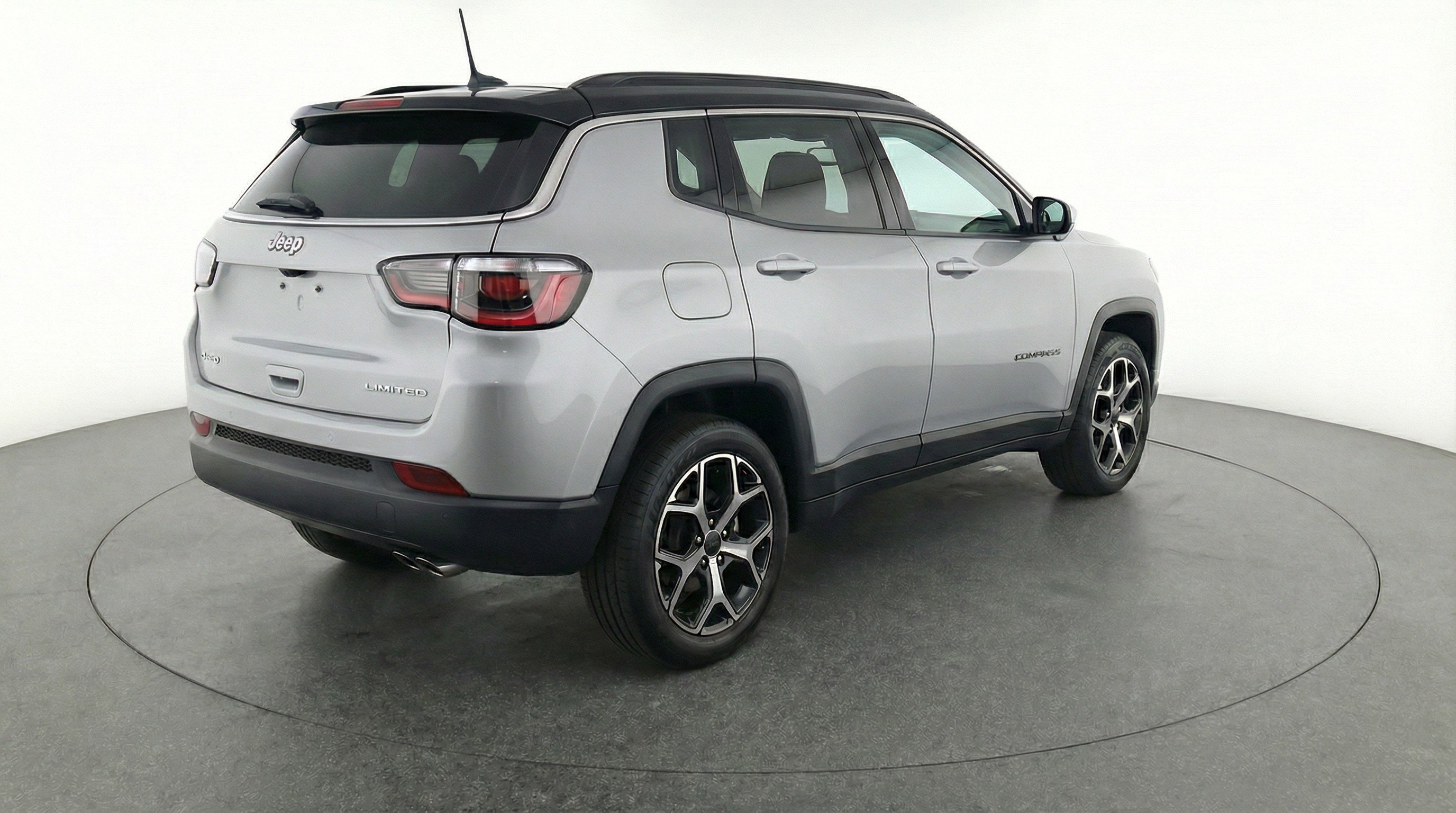 Used 2025 Jeep Compass Limited AWD/4WD image 9