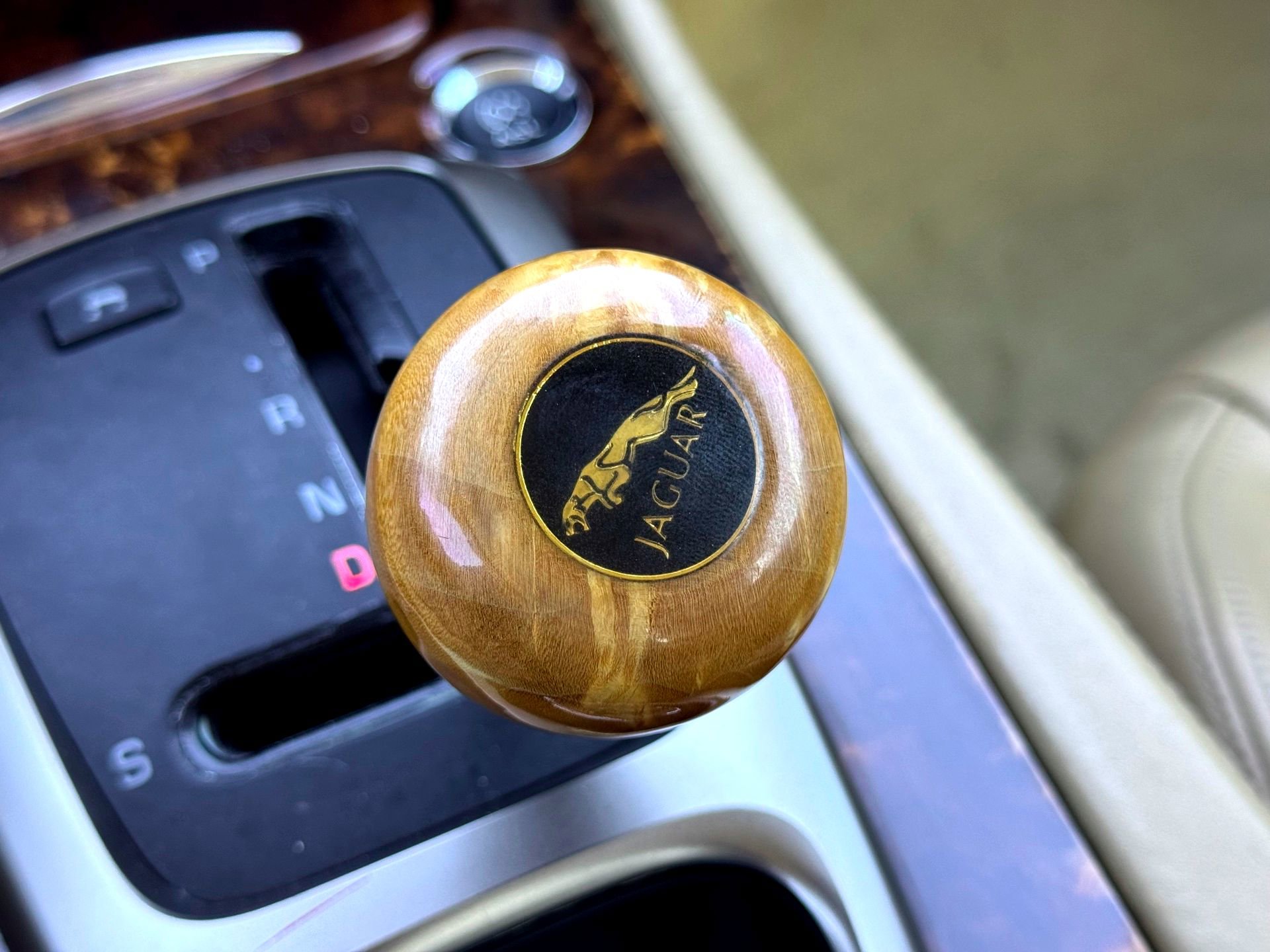 Used 2007 Jaguar XKR R image 32