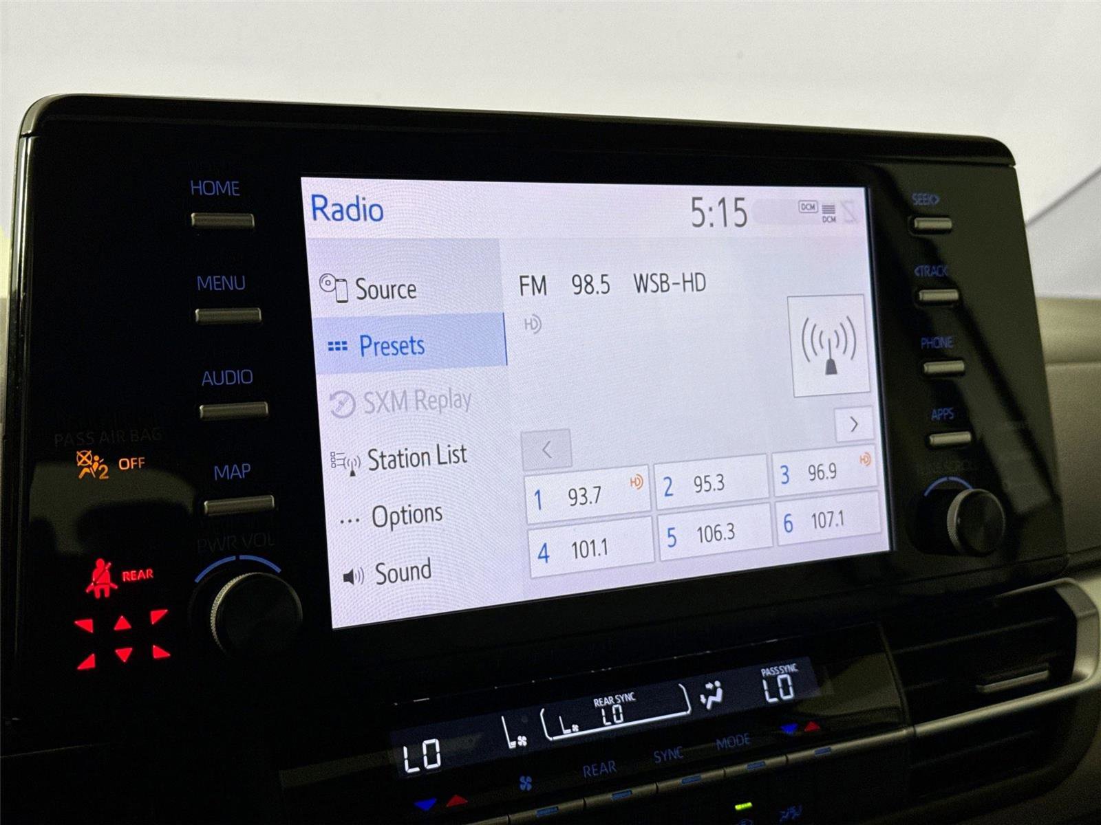 Used 2021 Toyota Sienna LE w/ LE Plus Package image 25