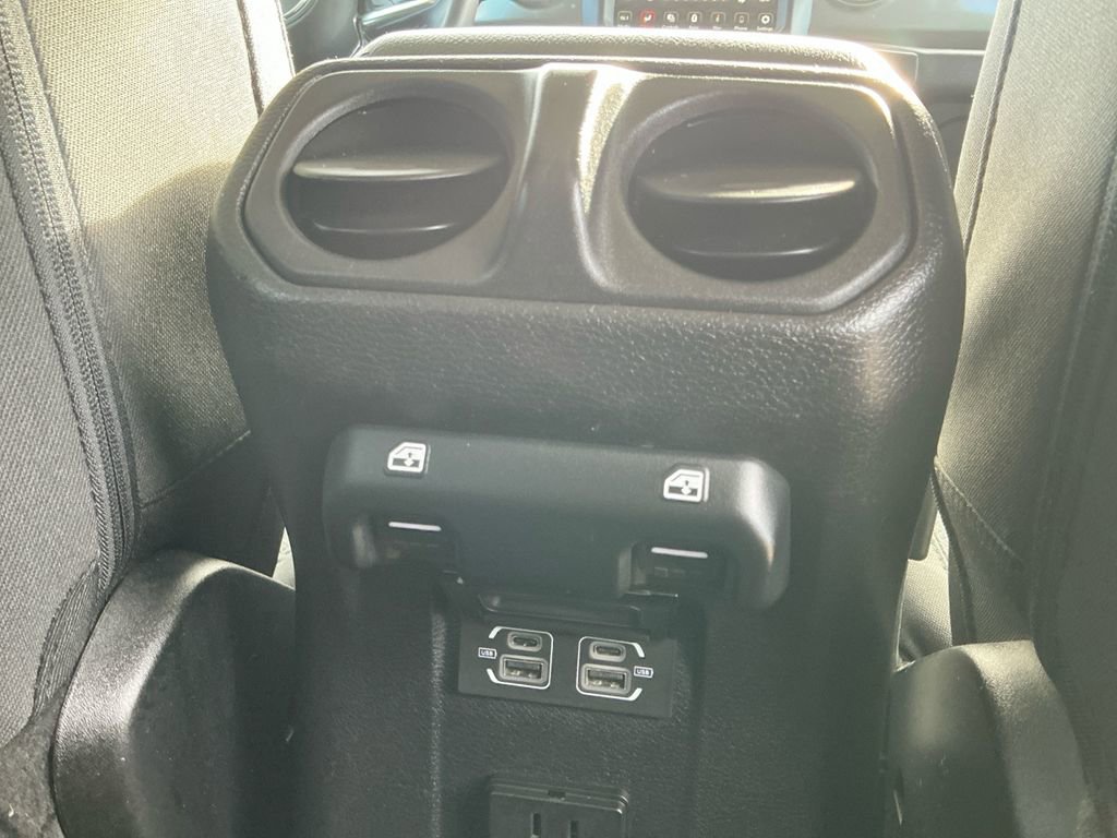 Used 2023 Jeep Wrangler Sahara image 23