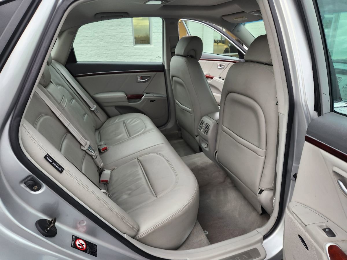 Used 2006 Hyundai Azera Limited image 12