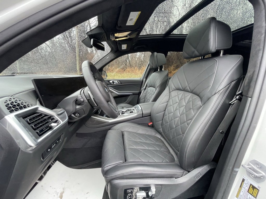 Used 2025 BMW X7 xDrive40i w/ M Sport Package image 40