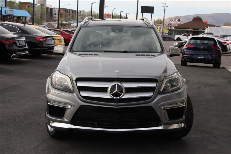 Used 2016 Mercedes-Benz GL 550 4MATIC image 3