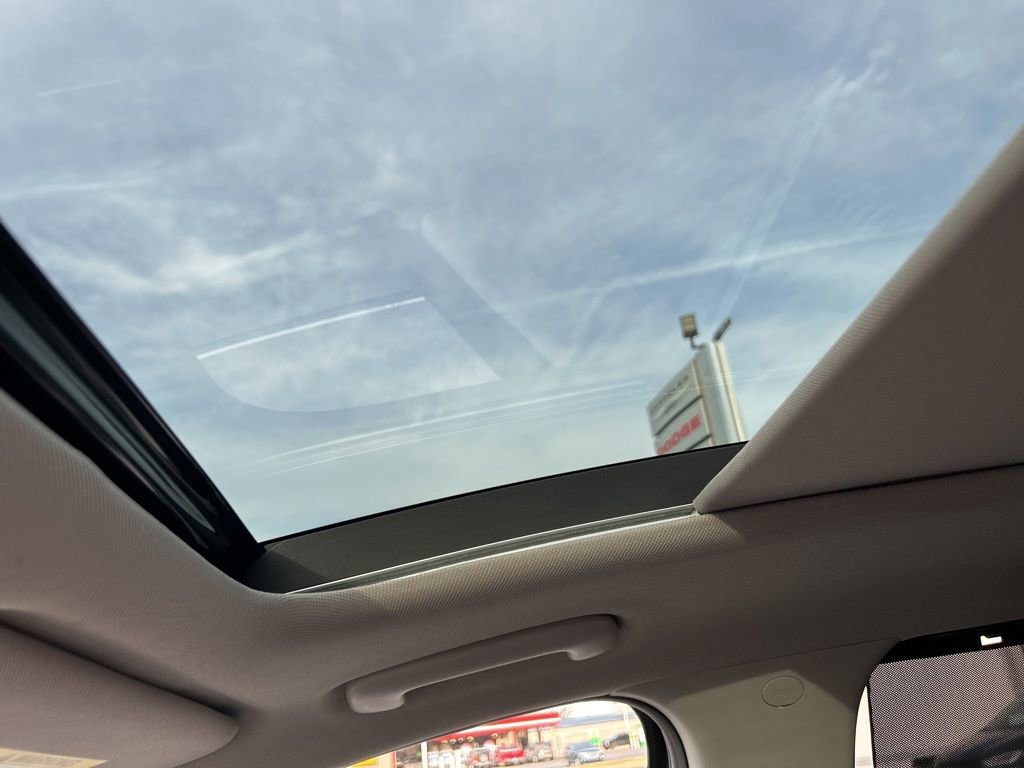 Used 2023 Hyundai Santa Fe SEL Premium w/ Cargo Package image 24