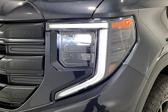 Used 2024 GMC Sierra 1500 Elevation image 31