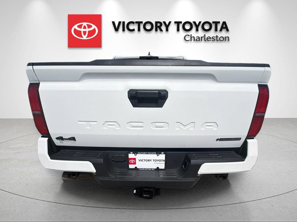 Used 2025 Toyota Tacoma TRD Off-Road AWD/4WD image 4