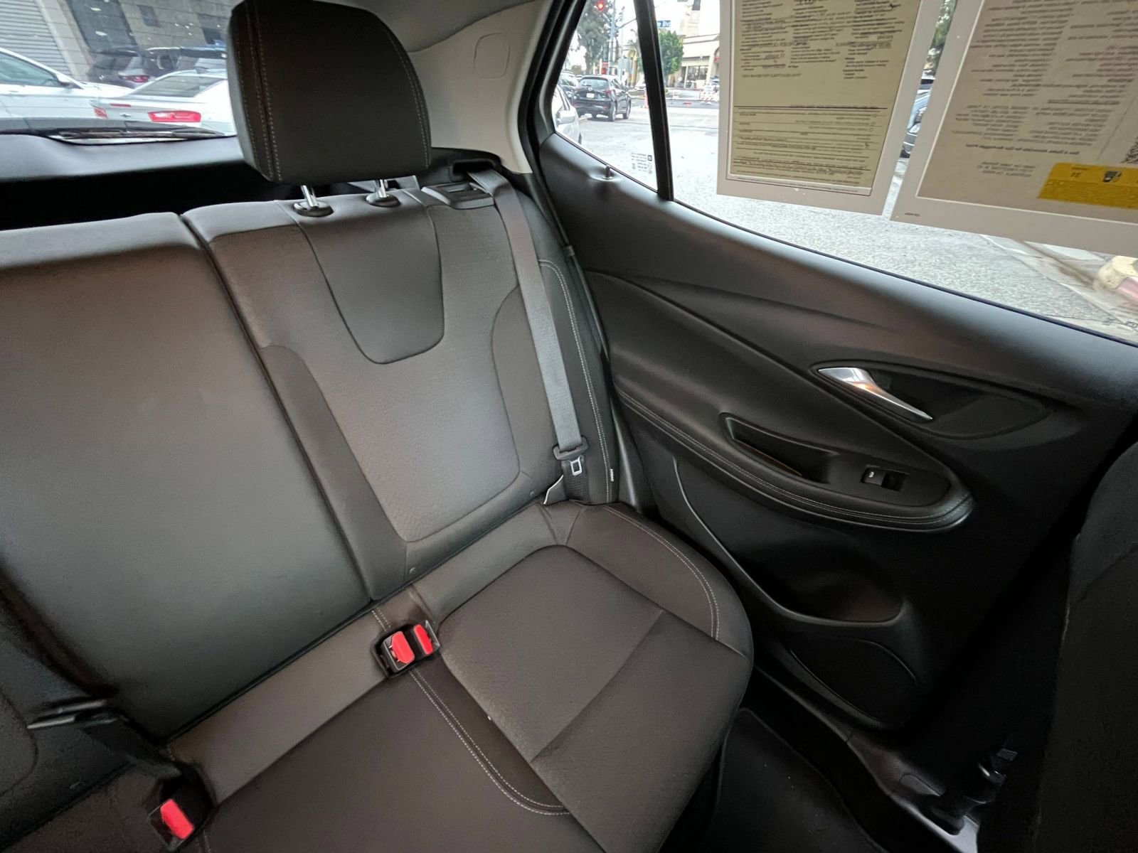 Used 2025 Buick Encore GX Preferred image 37