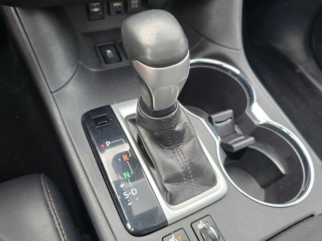 Used 2019 Toyota Highlander XLE FWD image 29