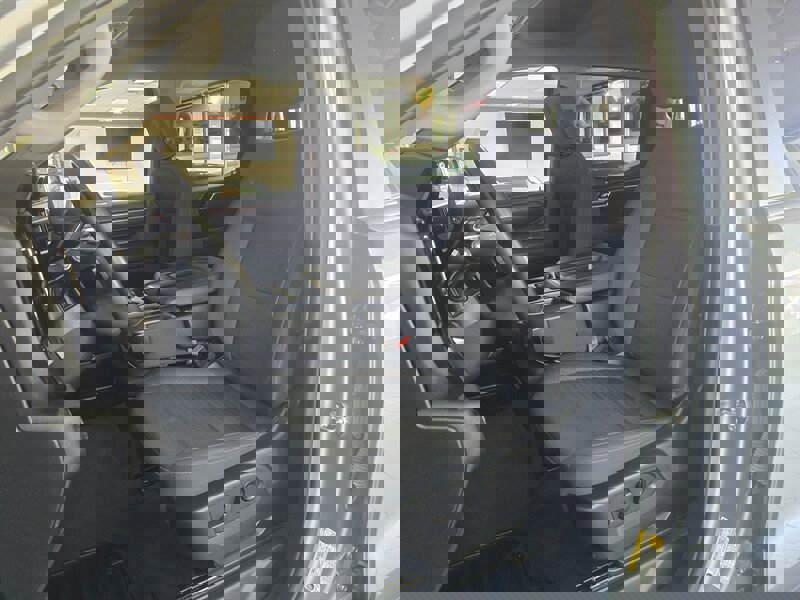 Used 2025 Chevrolet Silverado 1500 LT image 8