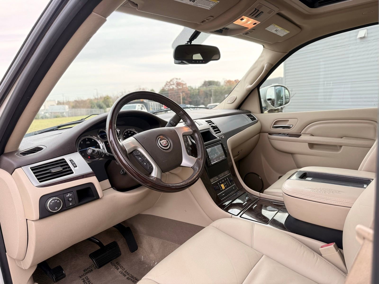 Used 2012 Cadillac Escalade ESV Luxury image 13