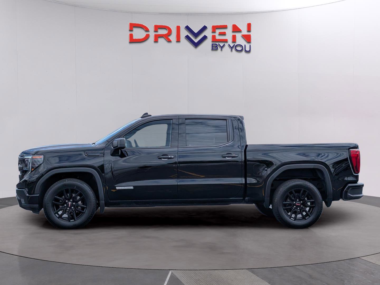 Used 2023 GMC Sierra 1500 Elevation image 2