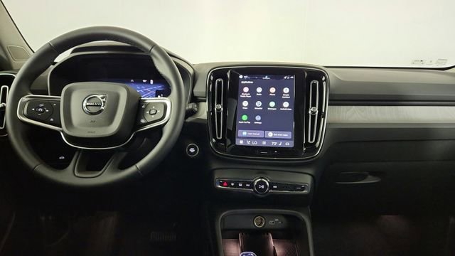 Certified 2026 Volvo XC40 B5 Ultra w/ Climate Package AWD/4WD image 27