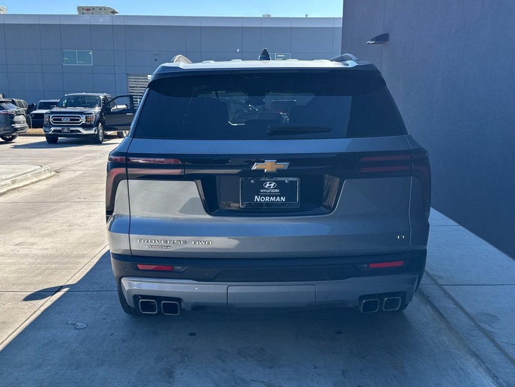 Used 2024 Chevrolet Traverse LT image 22