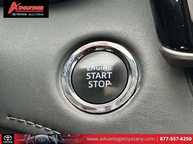 Used 2023 Toyota Highlander XLE image 32