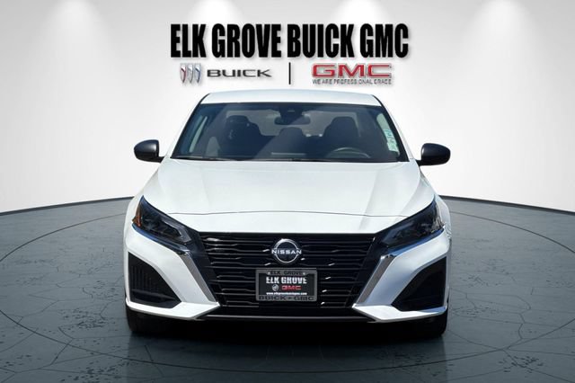 Used 2025 Nissan Altima 2.5 SV AWD/4WD image 9