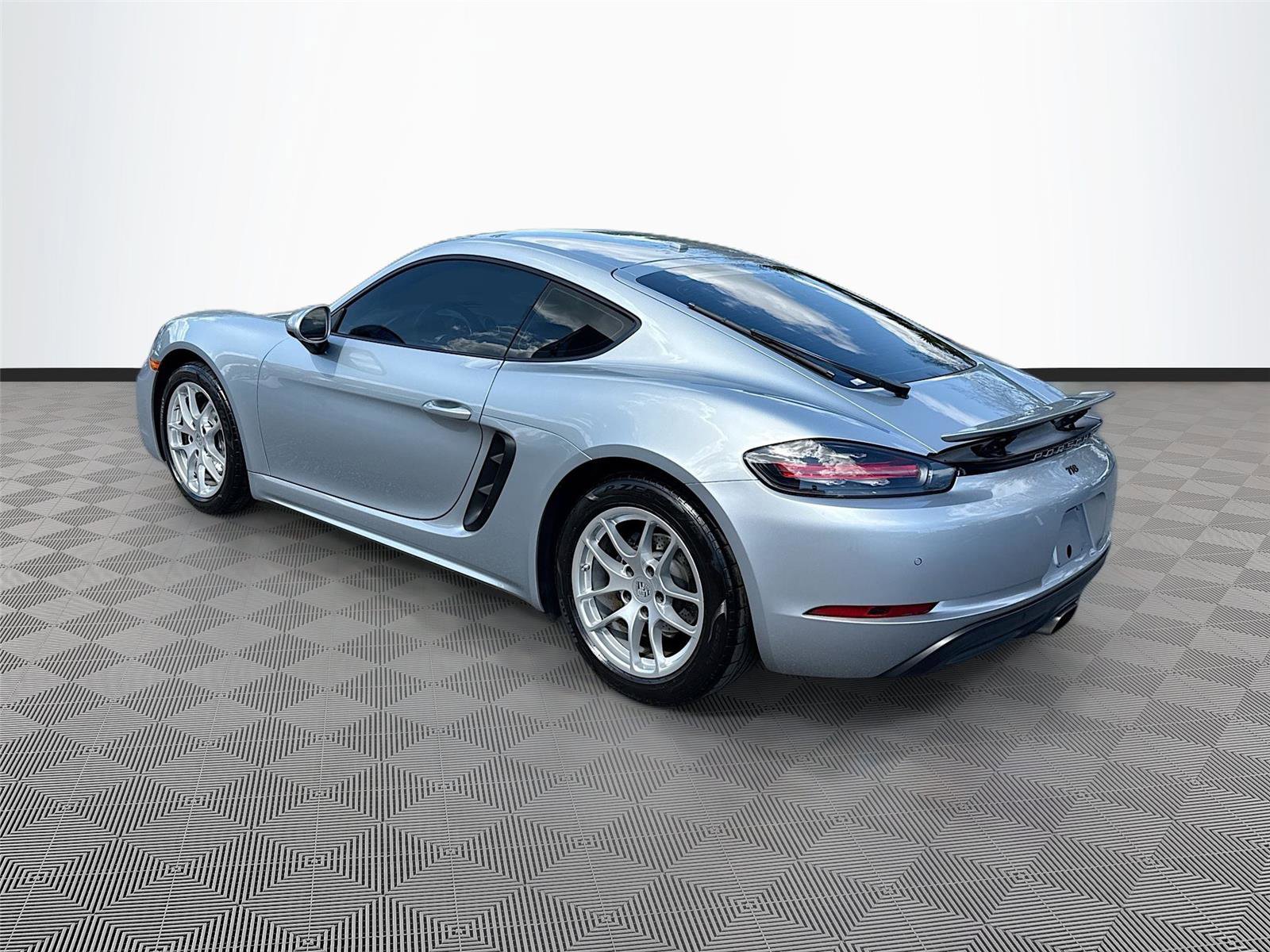 Used 2021 Porsche 718 Cayman image 5