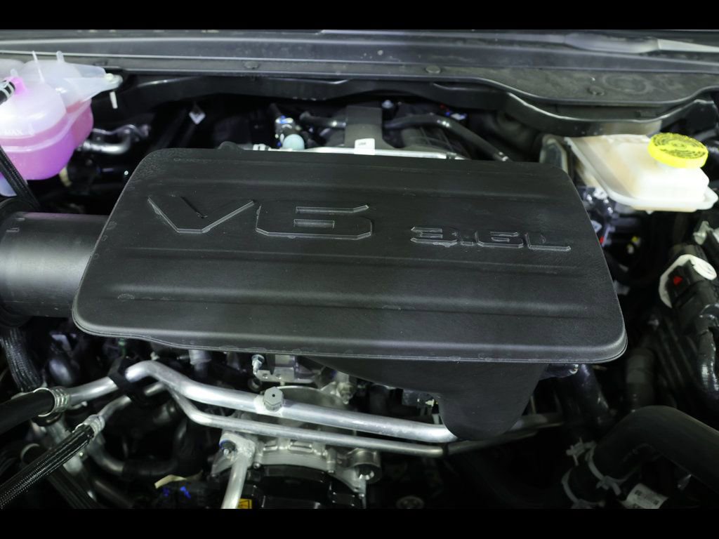 New 2026 RAM 1500 4x4 Crew Cab image 17