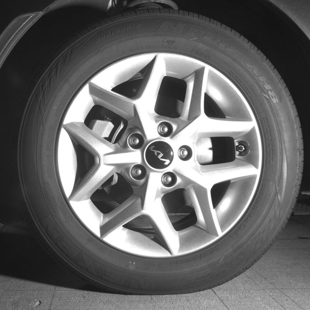 Used 2025 Kia Soul LX w/ LX Technology Package FWD image 12