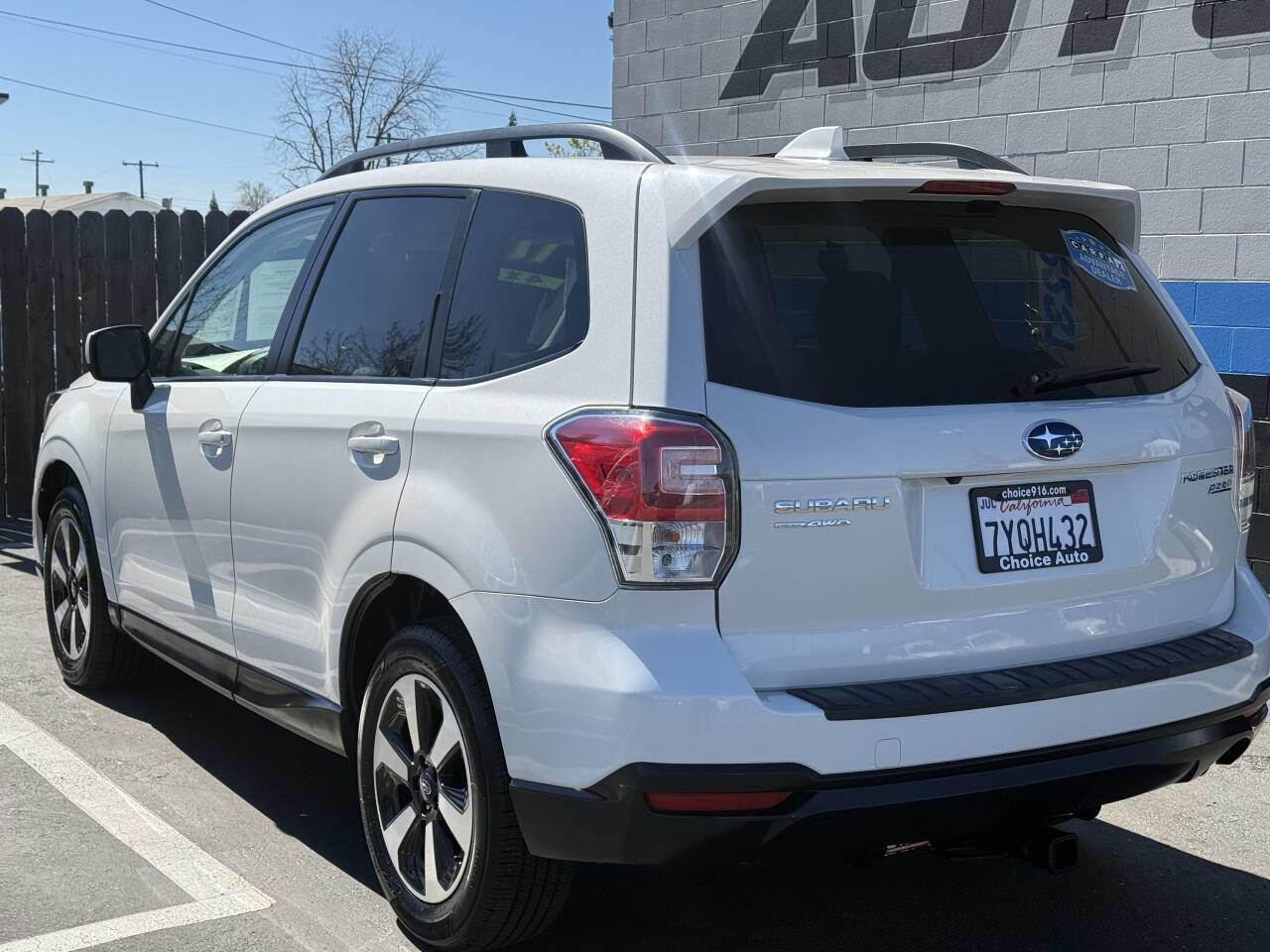 Used 2017 Subaru Forester 2.5i Premium AWD/4WD image 4