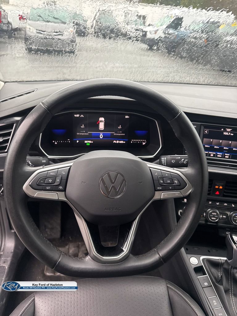 Used 2024 Volkswagen Jetta SE image 31