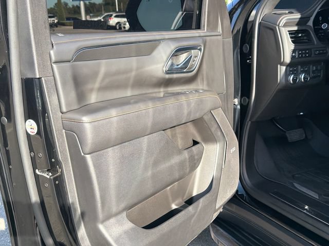 Used 2024 GMC Yukon AT4 w/ Technology Package AWD/4WD image 17