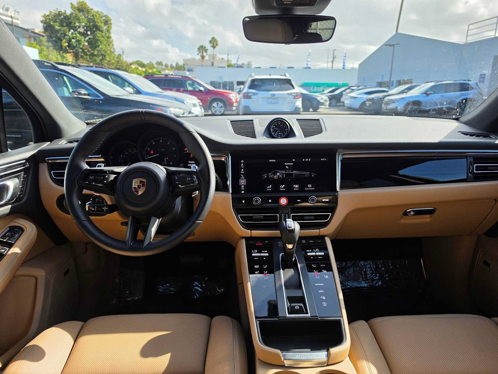 Used 2026 Porsche Macan AWD/4WD image 18