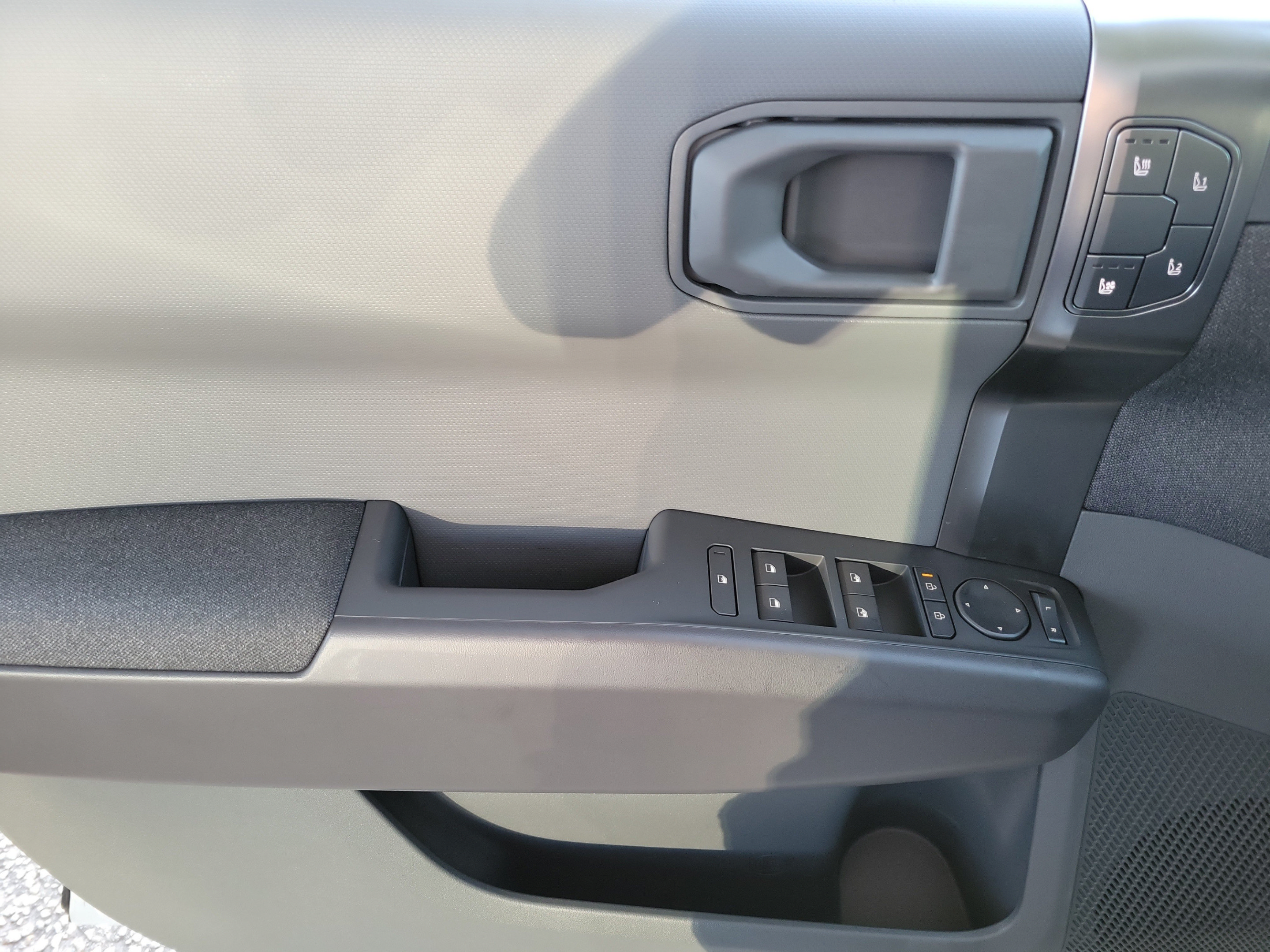 New 2027 Kia EV3 Land FWD image 12