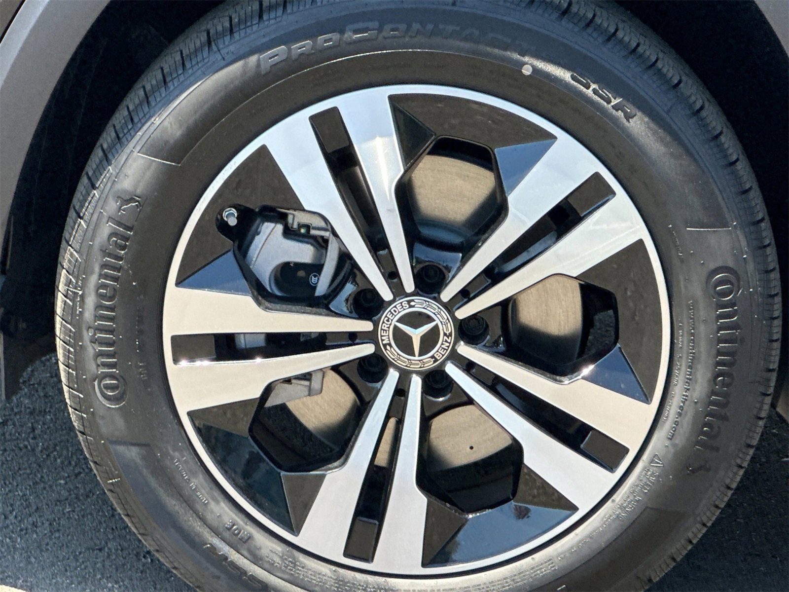 New 2025 Mercedes-Benz GLB 250 4MATIC image 30